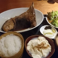 魚感うえさき - 煮付け定食（鮪のかま）