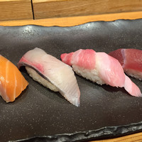 邦寿し - サーモン、白身、中とろ、赤身