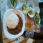 Kaferan - 絶品ハヤシライス!!お肉の柔らかさは格別ですねぇ～。かなり旨し。 セットに付いてくるビールは小瓶のキリン・ラガー!! 小瓶は呑みやすく、一人でも軽く呑める良いお店ですよ！ 一度は食べてみる価値あり♪