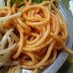 ロータス - 付け合わせのパスタは冷えていますが、ツルツルシコシコの食感なのが不思議