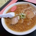 味の福龍 - みそラーメン　650円　 麺や具は同じ スープが優しい、チョイと辛味もある 玉葱やモヤシなどの炒め野菜が無いのでスープの 旨さが際立つ