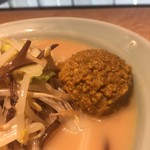 鯖みやま - カレー味の挽肉の塊