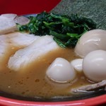 横濱家系ラーメン 勝鬨家 - 勝鬨ラーメン