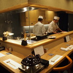 鶏割烹 ならや - 店内（カウンター席）