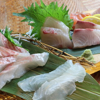 Our specialty is fresh fish, which the owner personally goes out and buys.