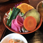 銀河のほとり - おすすめ盛り合わせセットのサラダ