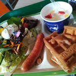 ヤスダヨーグルト ワッフルハウス - プレートサラダランチ(ワッフル)