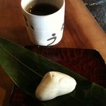 麩嘉 - 2011/10/27 麩嘉饅頭の笹の中