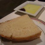 パンとオリーブオイル