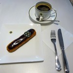パスカル・ル・ガック 東京 - コーヒー（浅煎り）、エクレールショコラ
