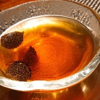 鉄板焼 逢坂 - ウインタートリュフのスープ