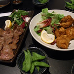 Kanzen Koshitsu Izakaya Yuzuno Komachi - 牛タン柚子塩焼き、若鶏の柚子胡椒唐揚げ