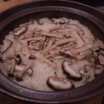 まごわやさしい - 松茸の土鍋炊き込み