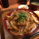 Kushiikka - 沖縄産やんばる豚のガッツ飯丼 ¥680
                      特盛