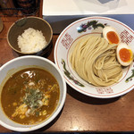 麺処ほん田 - 水曜限定営業「スパイスチキンカレーつけ麺」1000円＋「追い飯」50円