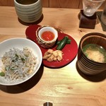 器楽亭 - 筍とうすい豆の炊き込みご飯 卵黄の出汁醤油漬け 姫きゅうりの浅漬け 大根の鰹まぶし