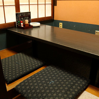 掘りごたつ席