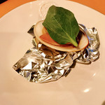 Spice&Dining KALA - ○焼き蛤の即席ピックル&まやかしのオイスターリーフ様