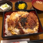 Tokyo 串家 - 串家のカツ重 1000円。