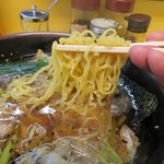 手もみラーメン 十八番 - 麺