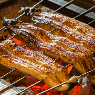 ふっくらと仕上げた鰻と、タレが絡み合うこだわりのお米をどうぞ