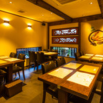 山椒の木 - 内観写真:テーブル席