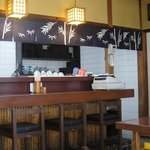 Sobadokoro Yoshino - カウンターのある店内