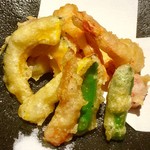 Dougokafeandobayunoka - 海老と野菜のフリットミスト