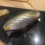 鮨 心白 - 小肌　結構大きい　締め方が素晴らしい　好みです