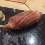 鮨 心白 - 影包丁が沢山入って漬けのようになっている鮪　旨味の塊です