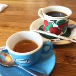 リトルネスト - コーヒーとカプチーノ