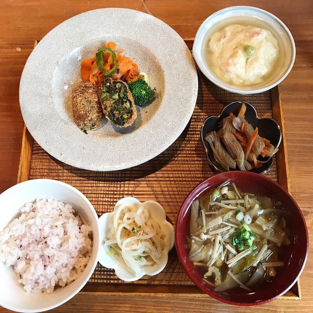 しずく 大府 カフェ 食べログ