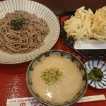 Jinenjo Chaya Azaike - 自然薯冷そば、かき揚げ大盛(税込980円)