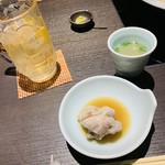 博多華味鳥 - ポン酢につけてお肉を堪能。スープを飲んでみて