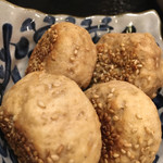 福満苑 鼓楼 - ごまパン 香ばしい。素朴だけど大好きなパン。