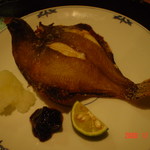 炭焼き かどた/お料理すゞ㐂 - 炭火焼　　目板鰈の塩焼きとプラム蜜煮