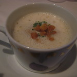 ウニのフランと毛蟹　カリフラワーのクリーム