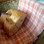 ユーロバル・オオシマ - バケット（次々焼いて持っていてくださいます）