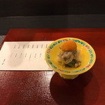 Sintomi tyou yuasa - 前菜のクラゲのふきのとう和え。ウニは余計だと思うけど、クラゲは美味しかった
