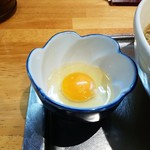 保谷大勝軒 - 生卵を付けよう