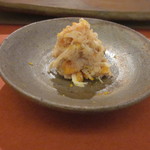 鮨 そえ島 - かに肉をあん肝で和えたもの　ゆず風味が香ります