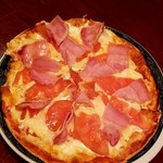 Youfuu Izakaya Daitoku - トマトとベーコンのピザ