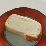 Miruku No Ki - チーズケーキ（340円）レアチーズムースをベイクドチーズ生地で巻いてあります。