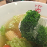 トマトの花 - 10種野菜の塩スープ麺