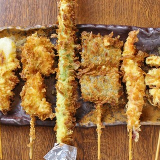Hearty kushikatsu with a crunchy texture that you can't get anywhere else.