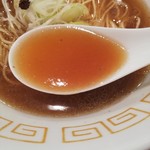 UMAMI SOUP Noodles 虹ソラ - 煮干で厚みを加えた丸鶏主体のスープ