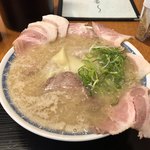 駒や - ラーメン 豚肉+ワンタン