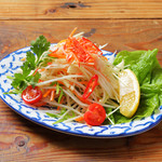 Som Tam <cold green papaya and carrot dish>