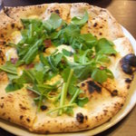 プルチーノ - ピッツァ　サラーノ　ルッコラが・・・