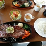 ステーキ食堂 ミートソルジャー - 綺麗なセットでしょ(^^)